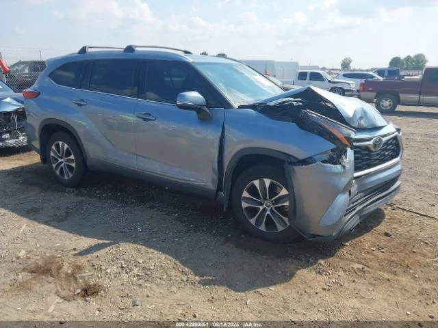 2022 Toyota Highlander v6